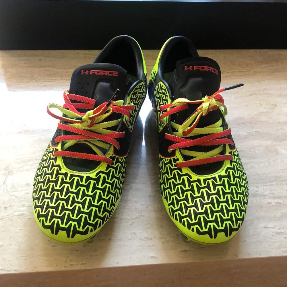 Under Armour Clutch Fit 2.0 Soccer Cleats Neon Yellow and Black